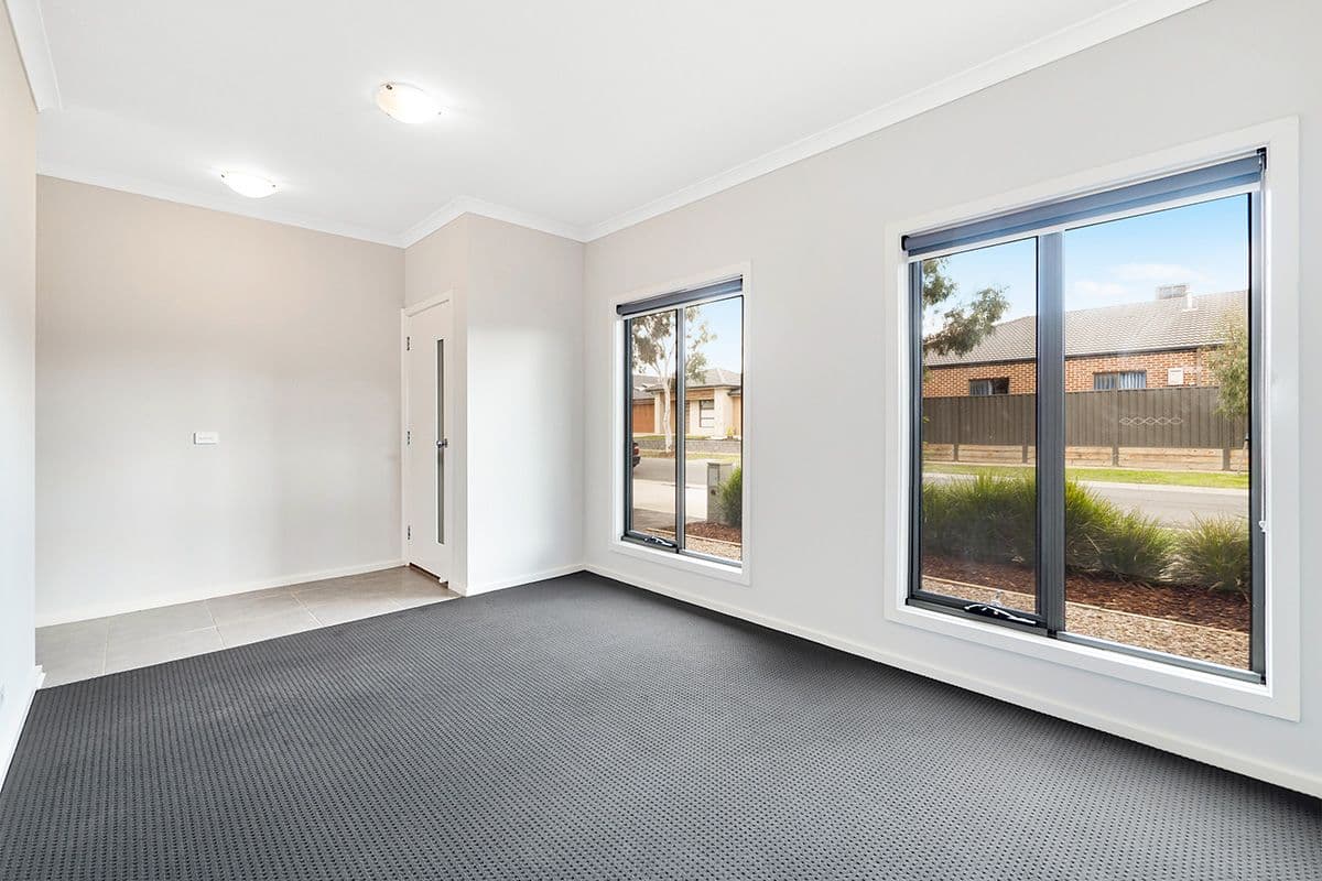 1 Celtic Drive, Cranbourne East VIC 3977, Cranbourne East - Thumbnail 5
