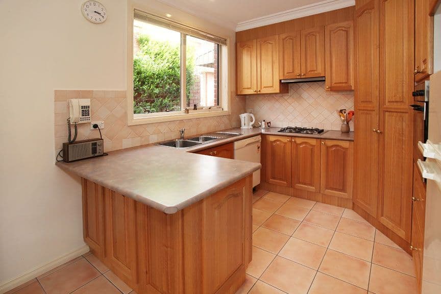 32 Wilson Road, GLEN WAVERLEY VIC 3150, Glen Waverley - Thumbnail 2
