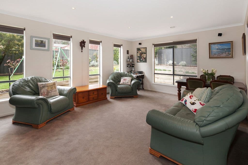 3 Mayfair Court, Mount Helen VIC 3350, Mount Helen - Thumbnail 6