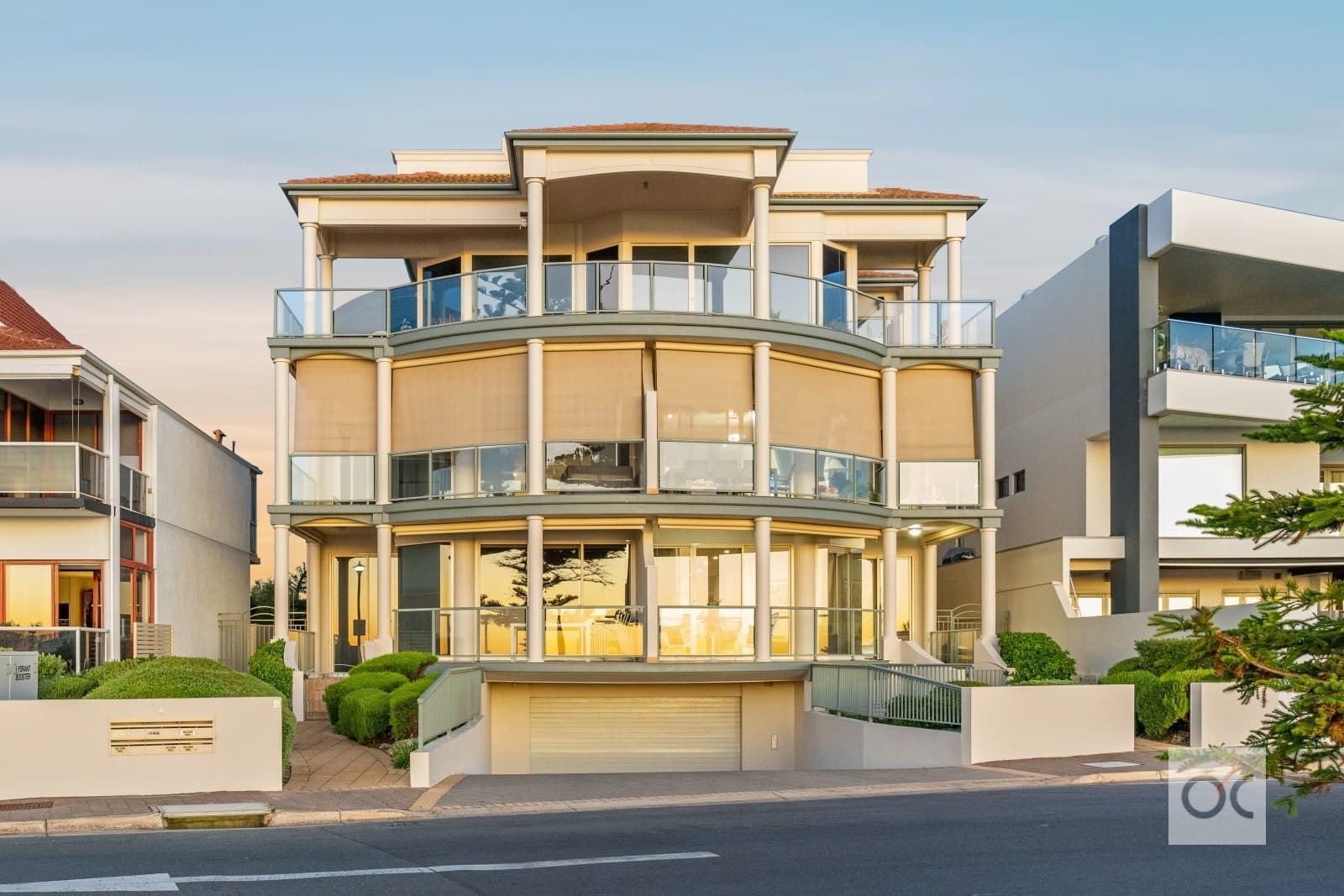 2/4 North Esplanade, Glenelg North - Image 1