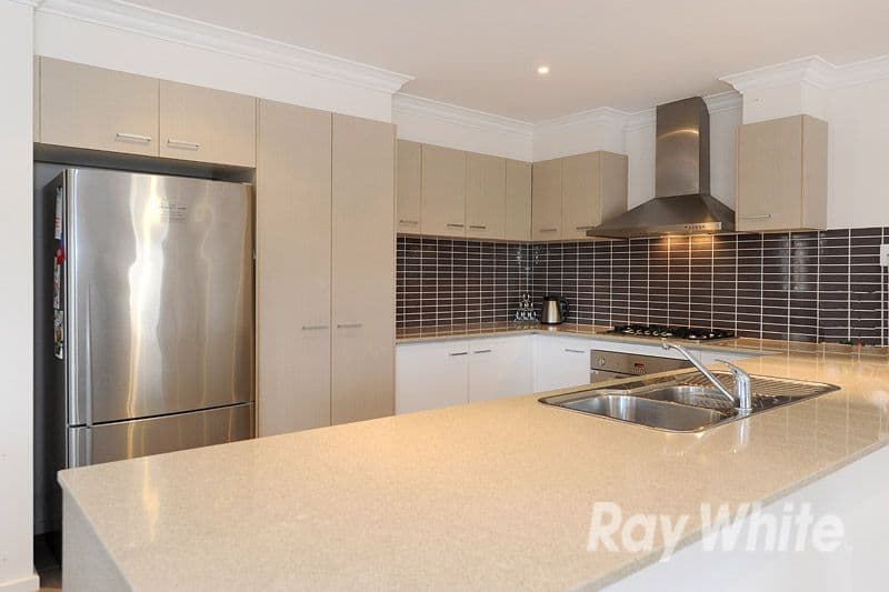 63 Meridian Circuit, BERWICK VIC 3806, Berwick - Thumbnail 4