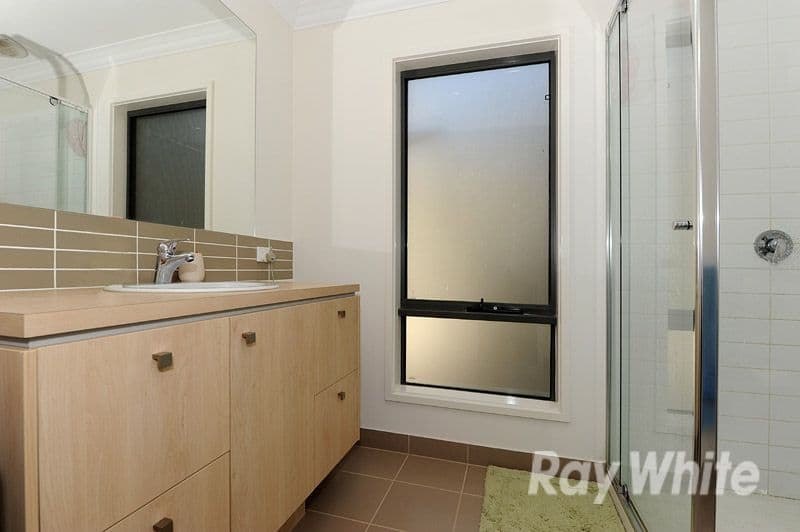 63 Meridian Circuit, BERWICK VIC 3806, Berwick - Thumbnail 8