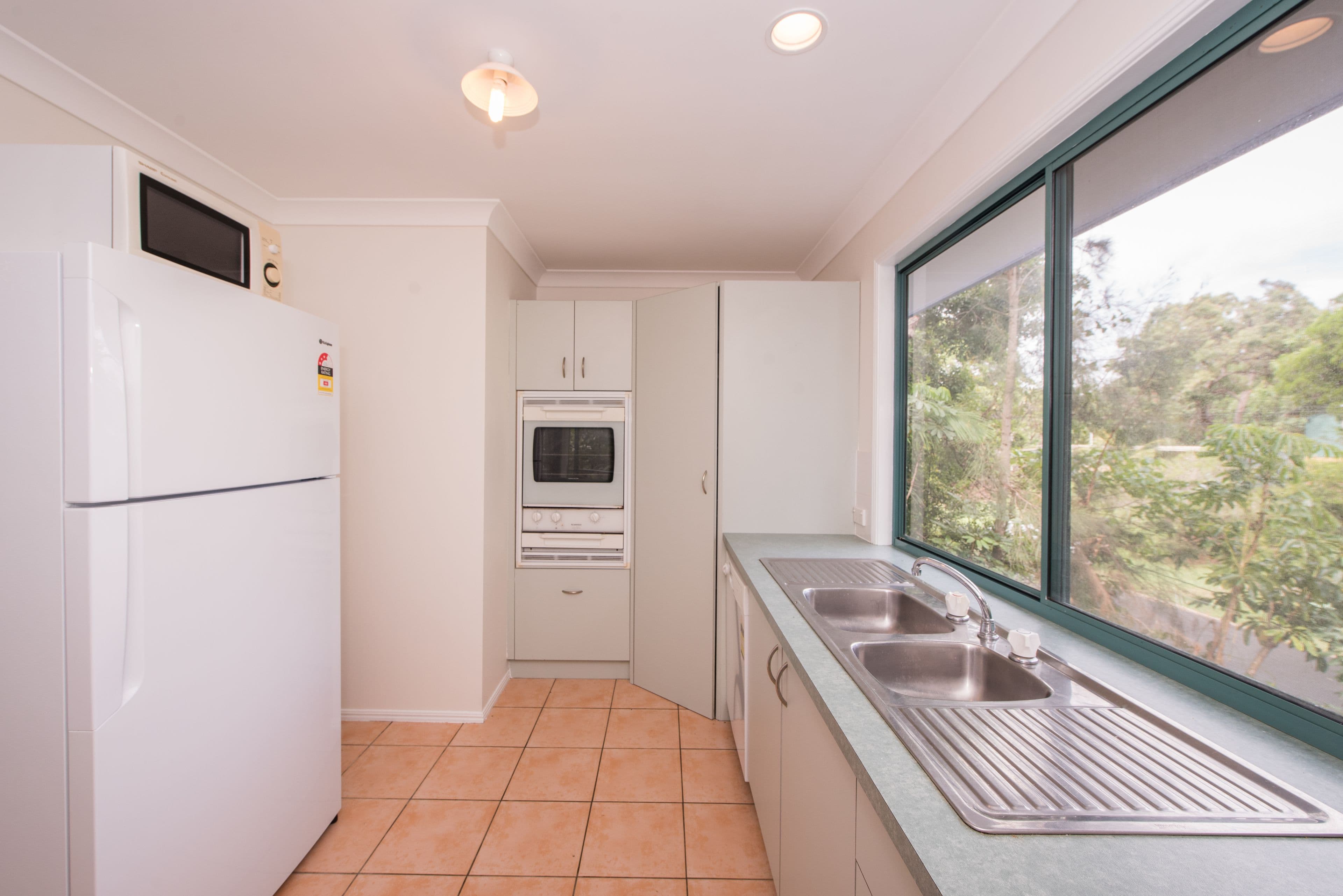 9 Billa Street, Point Lookout QLD 4183, Point Lookout - Thumbnail 2