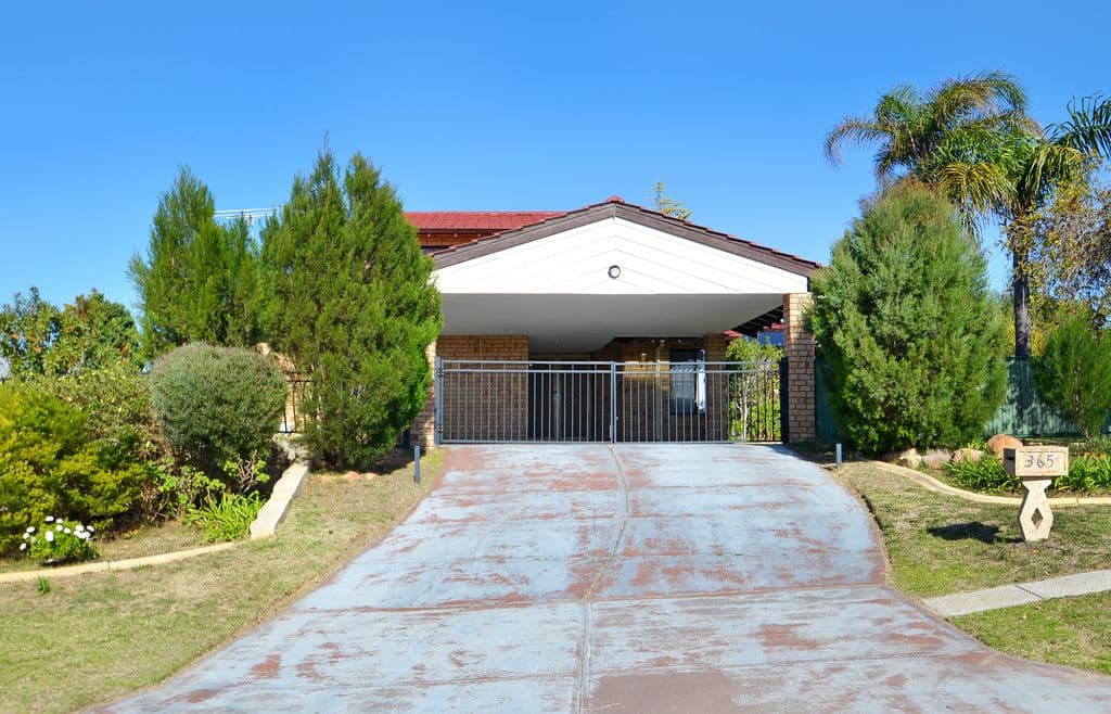 365 Summerlakes Parade, BALLAJURA WA 6066, Ballajura - Thumbnail 2