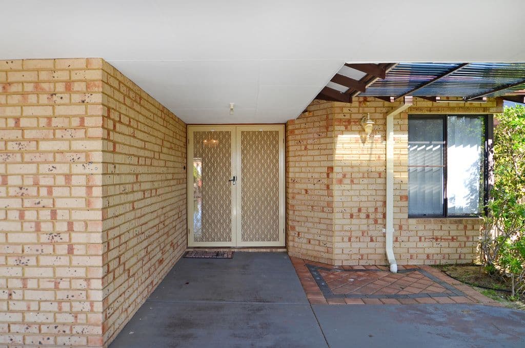 365 Summerlakes Parade, BALLAJURA WA 6066, Ballajura - Thumbnail 5