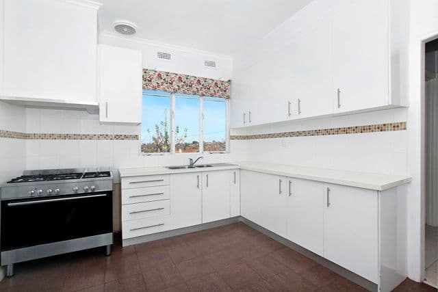 8 Oulton Crescent, RESERVOIR VIC 3073, Reservoir - Thumbnail 2