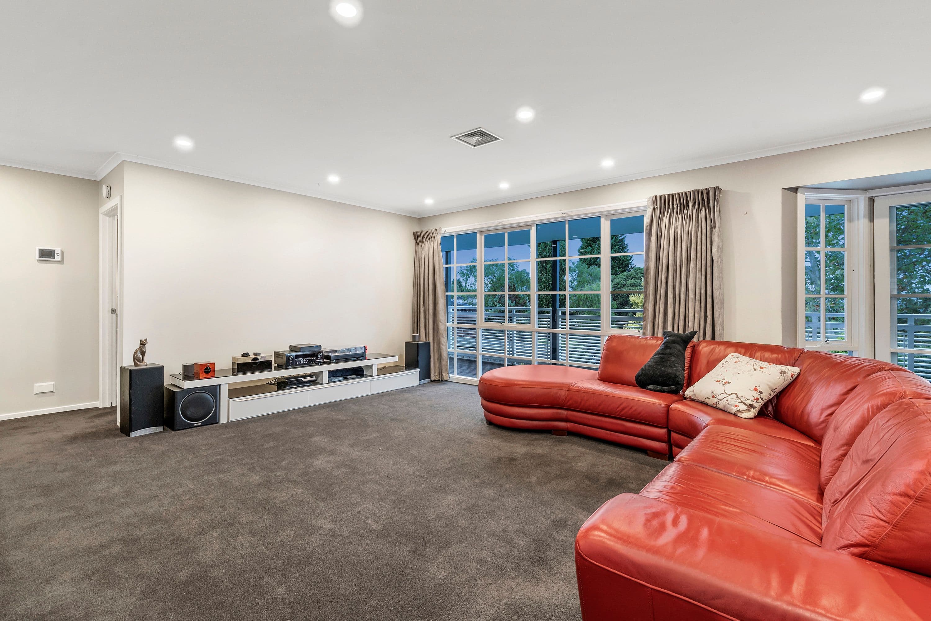 4 Crystal Court, Wheelers Hill VIC 3150, Wheelers Hill - Thumbnail 5