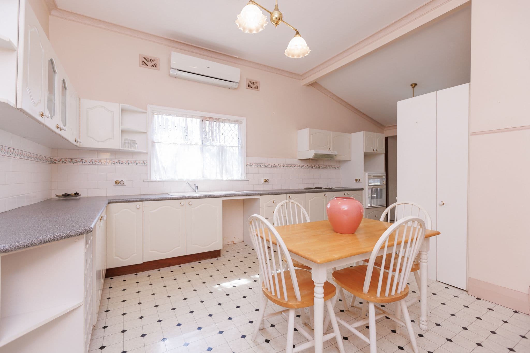 8 Leichardt Street, St James WA 6102, St James - Thumbnail 4