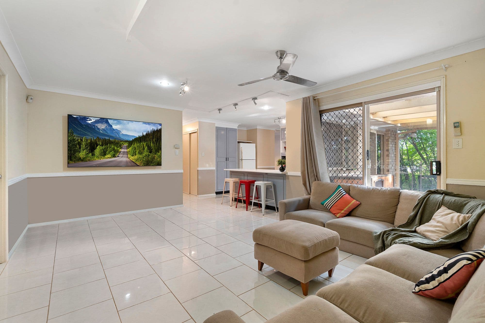 63 Drews Road, Tanah Merah QLD 4128, Tanah Merah - Thumbnail 2