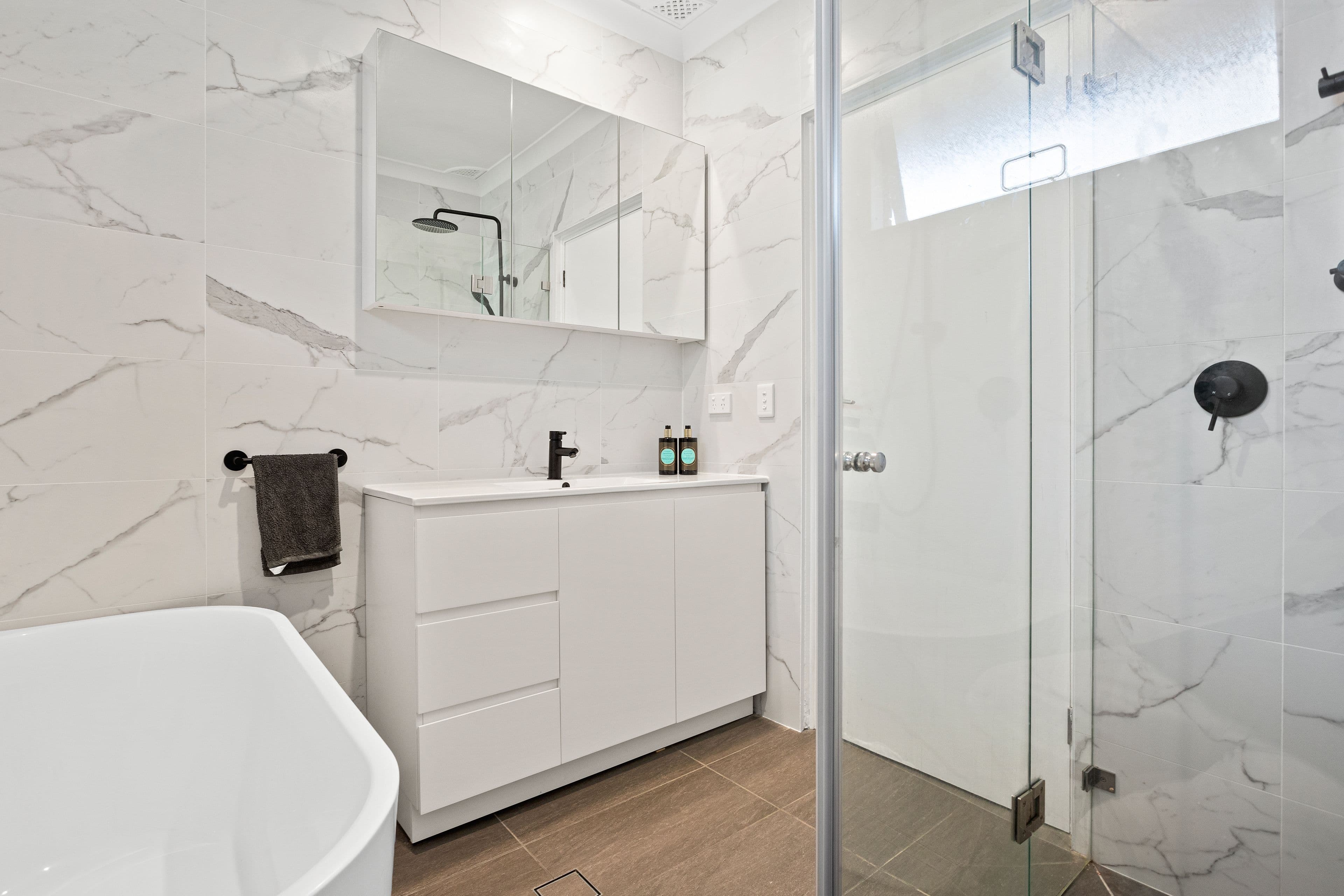 25 Wonoona Parade East, Oatley NSW 2223, Oatley - Thumbnail 5