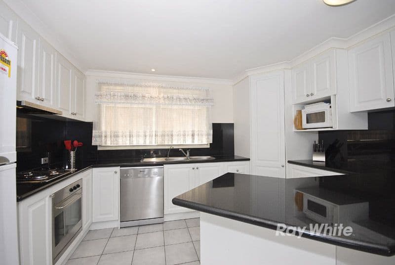 18 Avoca Way, WANTIRNA SOUTH VIC 3152, Wantirna South - Thumbnail 2