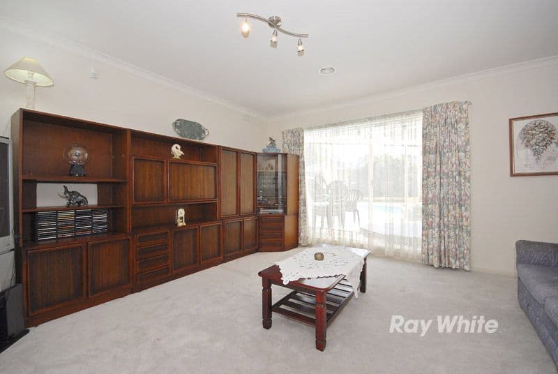 18 Avoca Way, WANTIRNA SOUTH VIC 3152, Wantirna South - Thumbnail 3