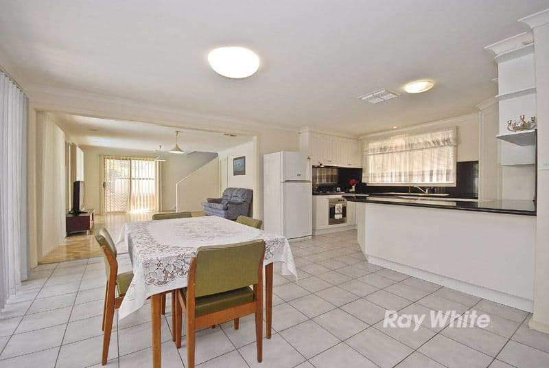 18 Avoca Way, WANTIRNA SOUTH VIC 3152, Wantirna South - Thumbnail 4