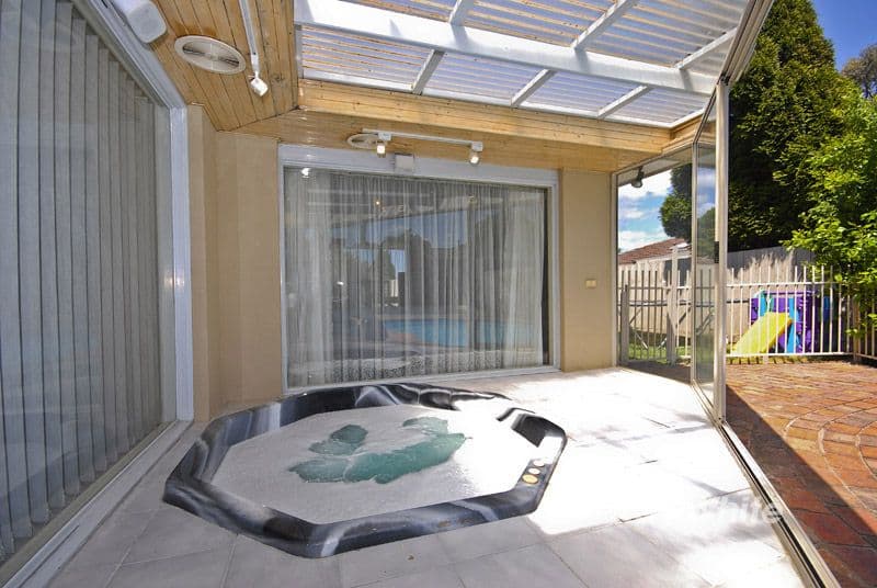 18 Avoca Way, WANTIRNA SOUTH VIC 3152, Wantirna South - Thumbnail 7