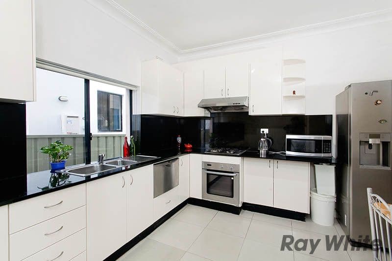 10 Lynesta Avenue, BEXLEY NORTH NSW 2207, Bexley North - Thumbnail 3