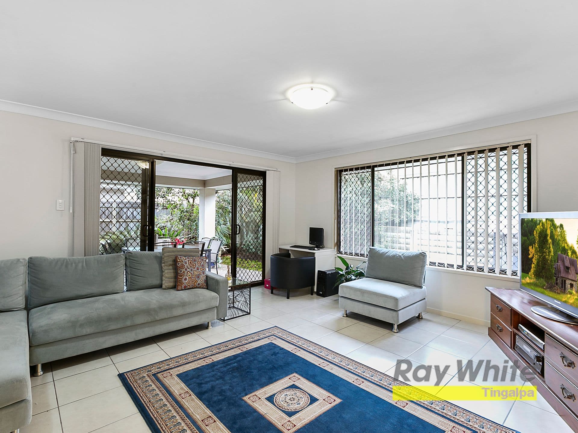 16 Rymera Crescent, Gumdale QLD 4154, Gumdale - Thumbnail 2