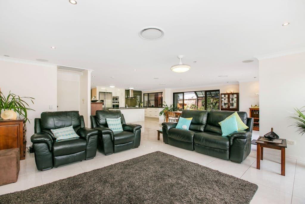 27 Walter Raleigh Crescent, Hollywell QLD 4216, Hollywell - Thumbnail 4