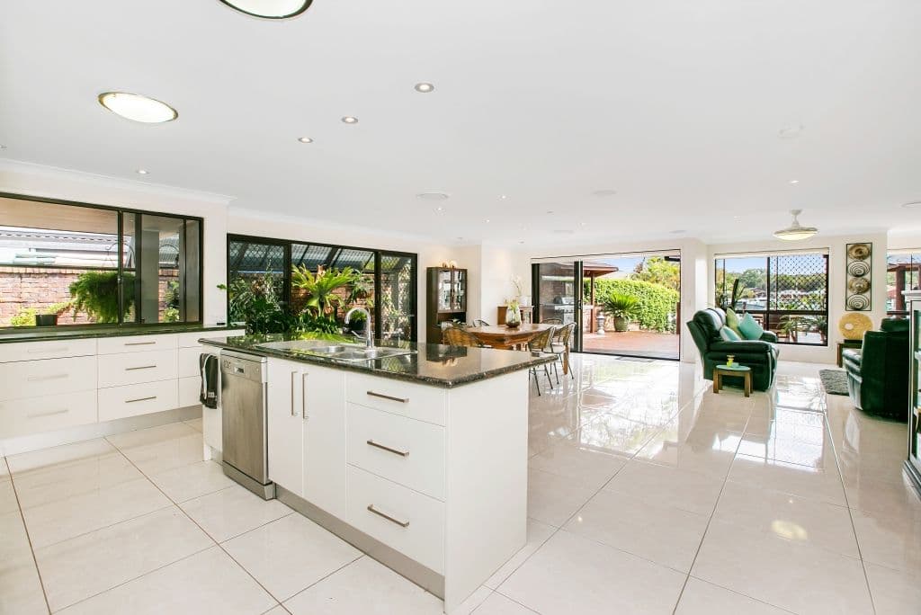 27 Walter Raleigh Crescent, Hollywell QLD 4216, Hollywell - Thumbnail 5