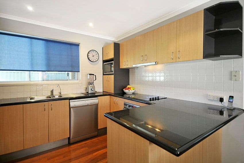 83 Alec Avenue, Mermaid Waters QLD 4218, Mermaid Waters - Thumbnail 4