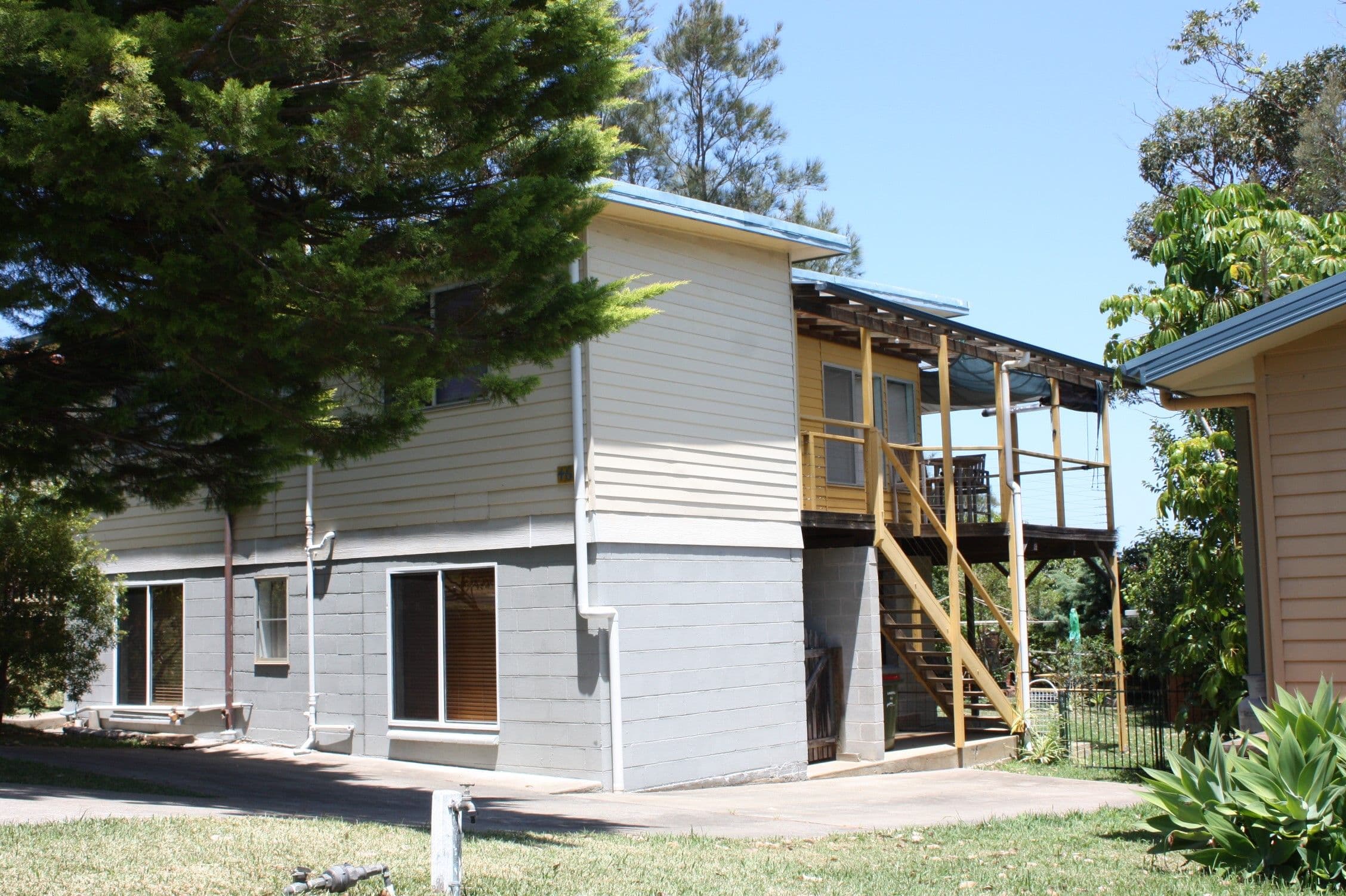 46 The Parapet, Manyana - Image 1