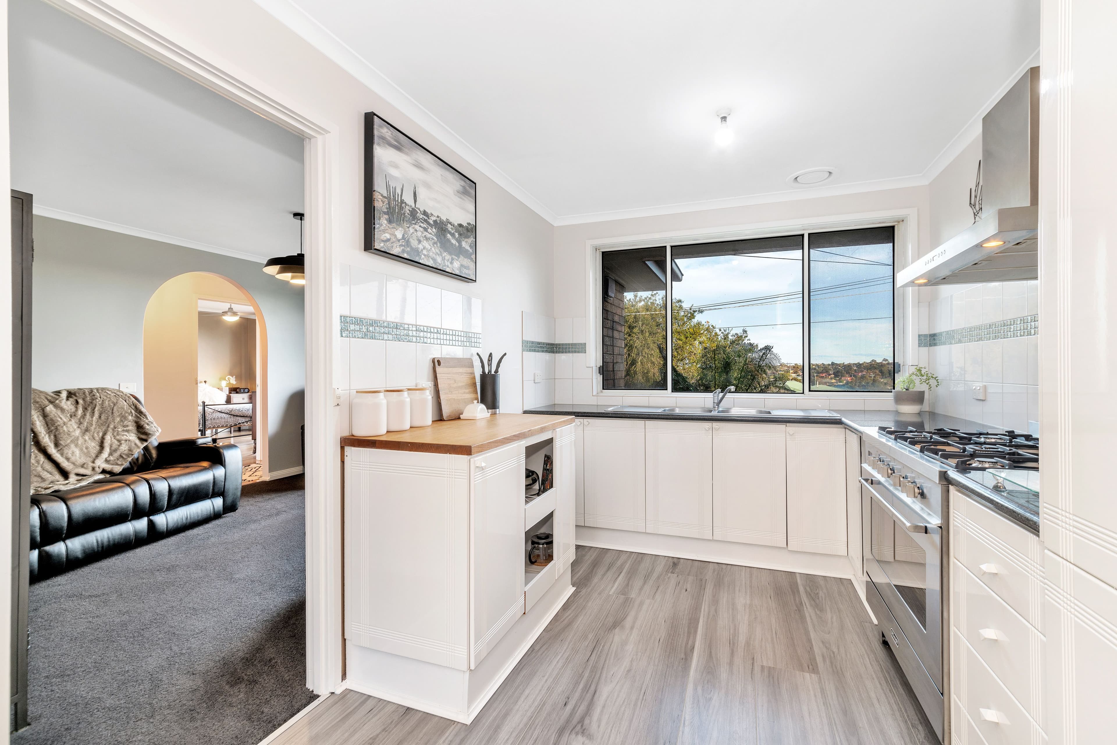16 Tettenhall Ridge, Belmont VIC 3216, Belmont - Thumbnail 2