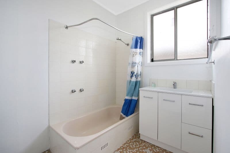 1040 Corella Street, North Albury NSW 2640, North Albury - Thumbnail 4