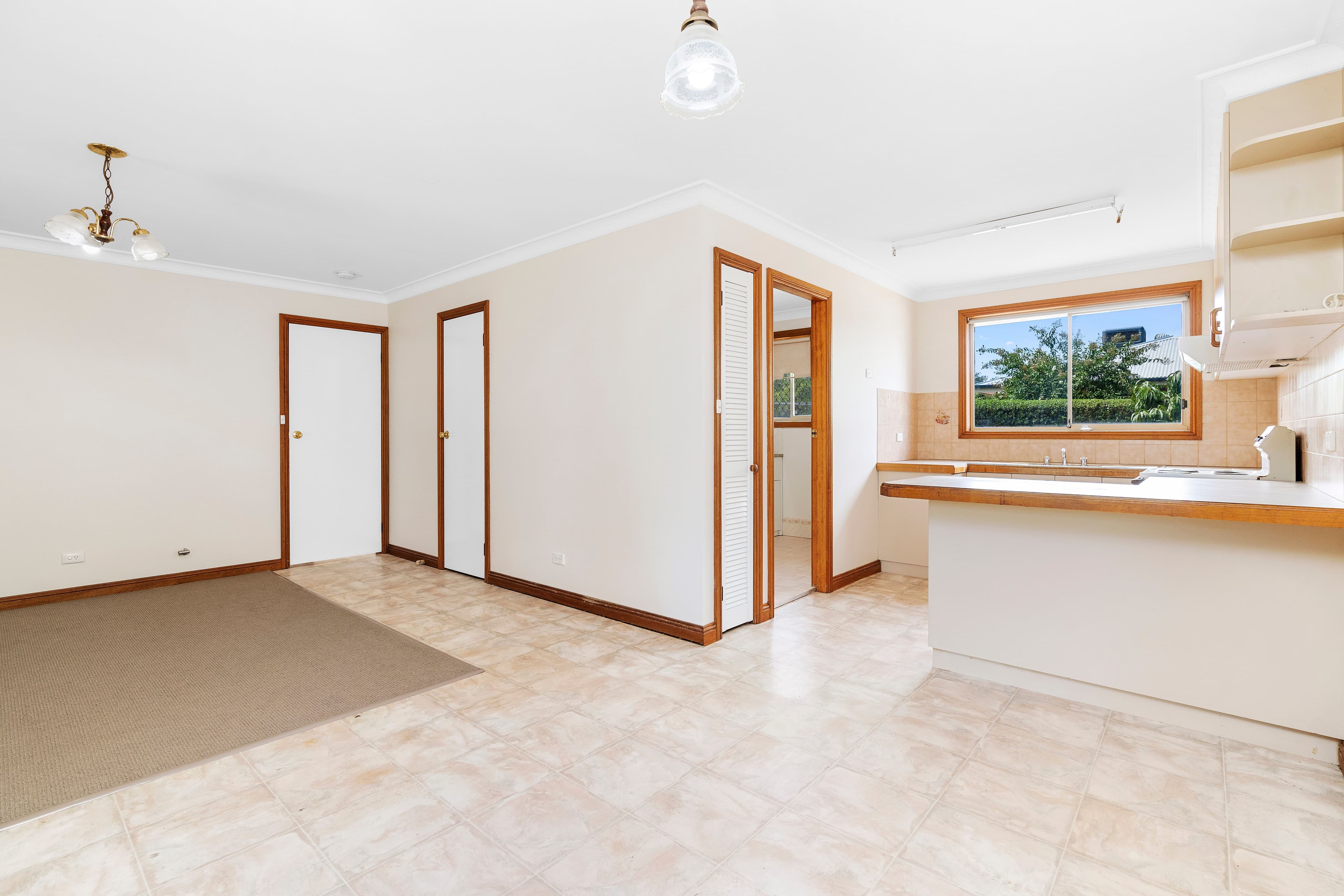 1/99 Main Street, Lake Albert NSW 2650, Lake Albert - Thumbnail 4