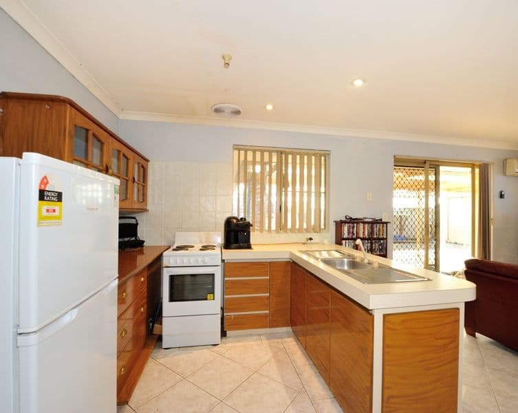 21 Grenadier Court, Warnbro WA 6169, Warnbro - Image 1