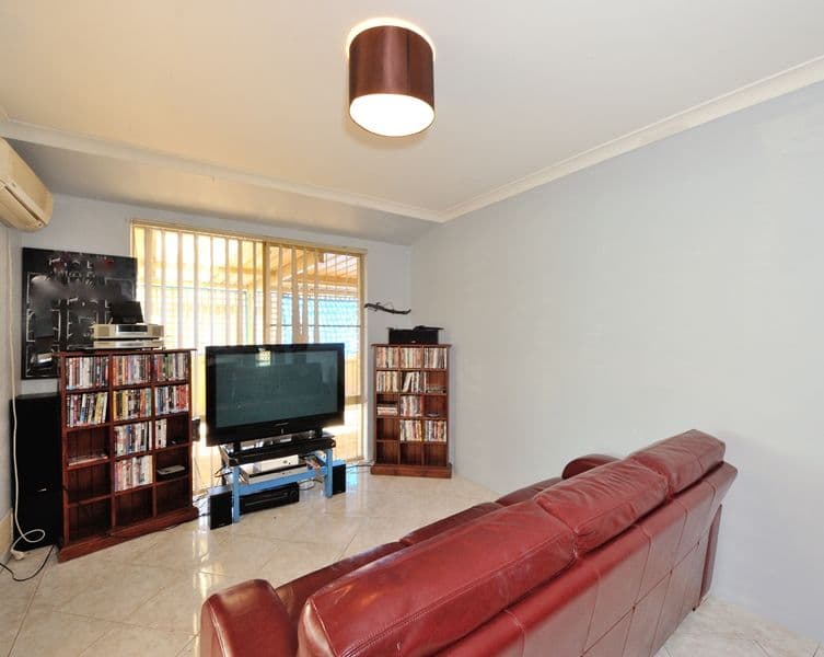 21 Grenadier Court, Warnbro WA 6169, Warnbro - Thumbnail 2