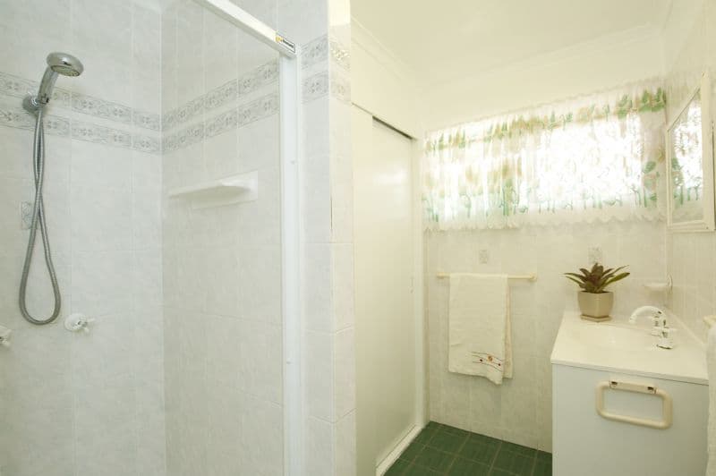 6 Chapman Street, GLADSTONE QLD 4680, West Gladstone - Thumbnail 3