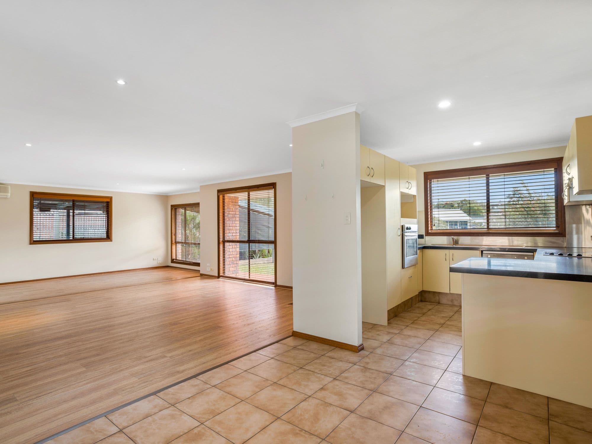 22 Merinda Court, Southport QLD 4215, Southport - Thumbnail 4