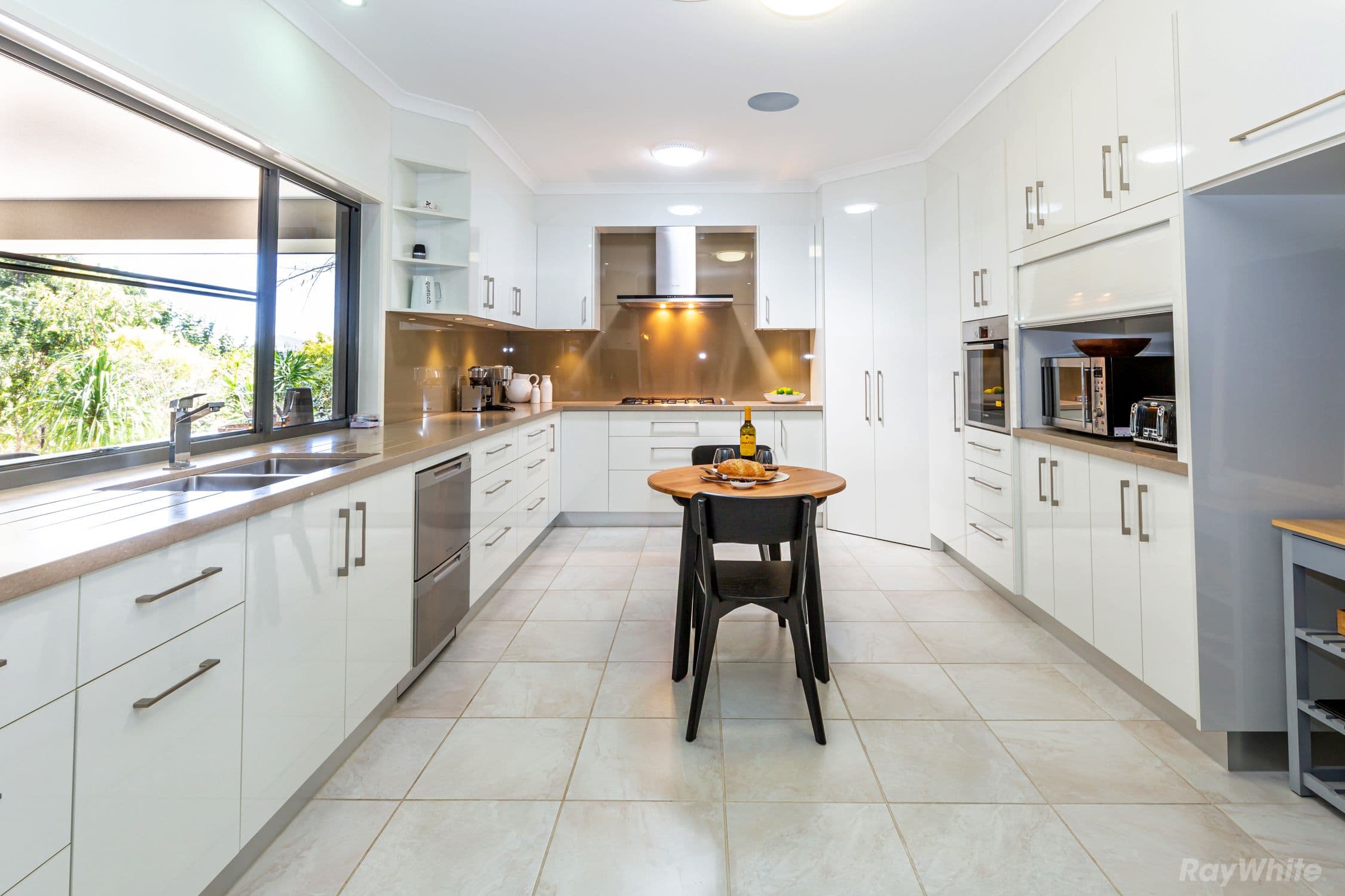 14 Francis Place, Innes Park QLD 4670, Innes Park - Thumbnail 2
