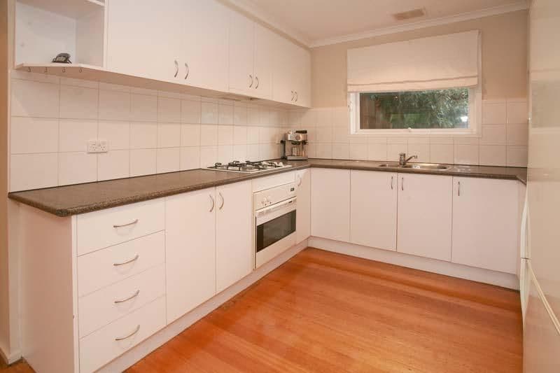 11 Yarraburn Grove, SCORESBY VIC 3179, Scoresby - Thumbnail 2