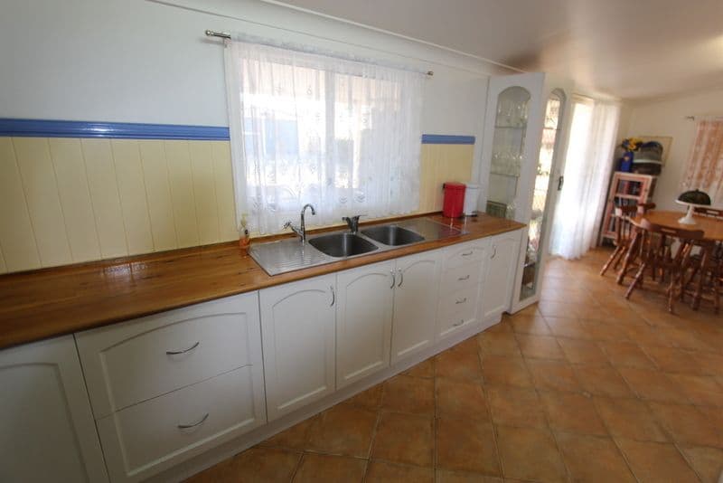 61 Galatea Street, CHARLEVILLE QLD 4470, Charleville - Thumbnail 2