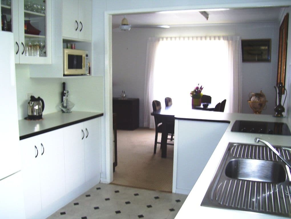 29 Kennedy Drive, MORANBAH QLD 4744, Moranbah - Thumbnail 3