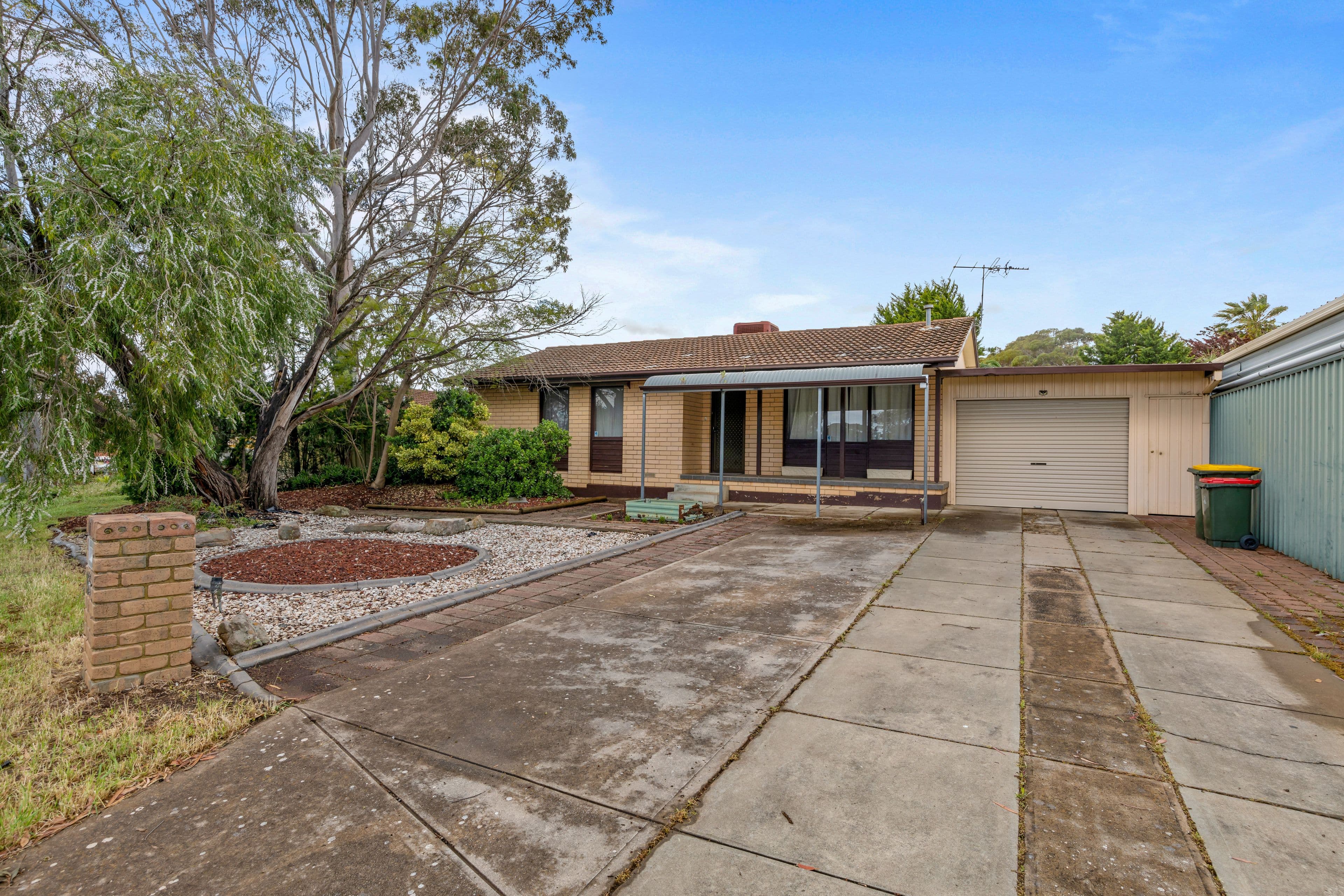 15 Hawker Crescent, Elizabeth East SA 5112, Elizabeth East - Thumbnail 2