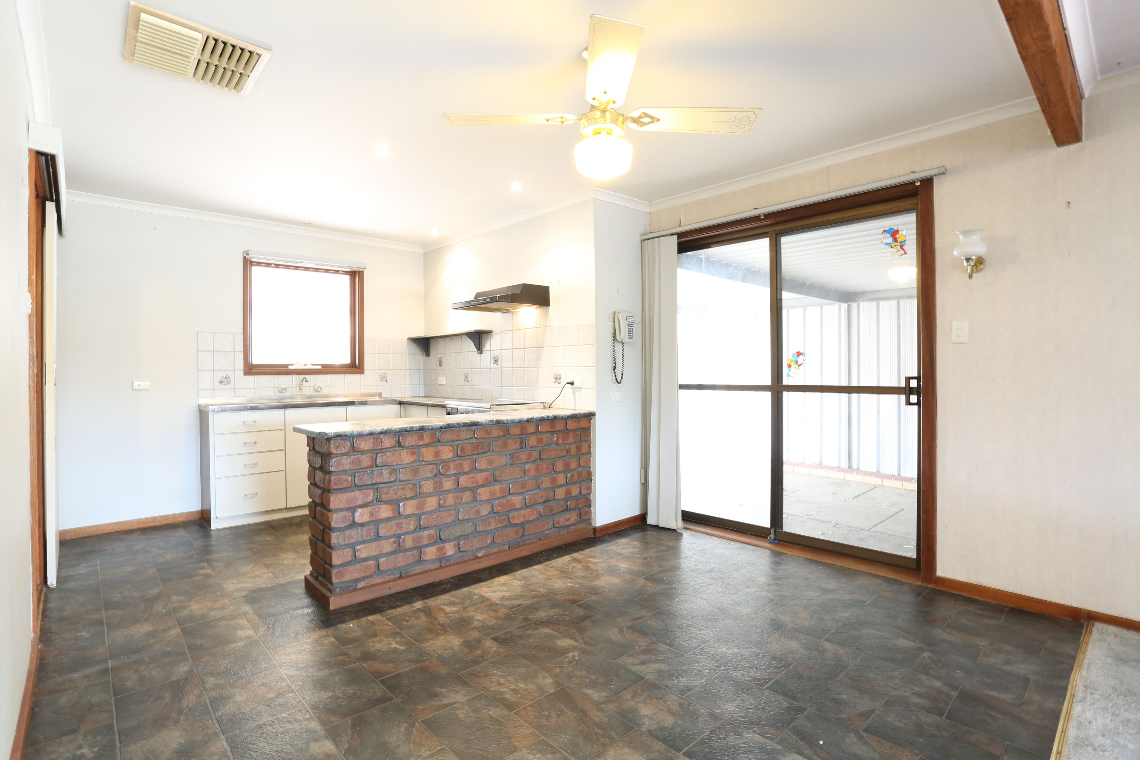 15 Hawker Crescent, Elizabeth East SA 5112, Elizabeth East - Thumbnail 4