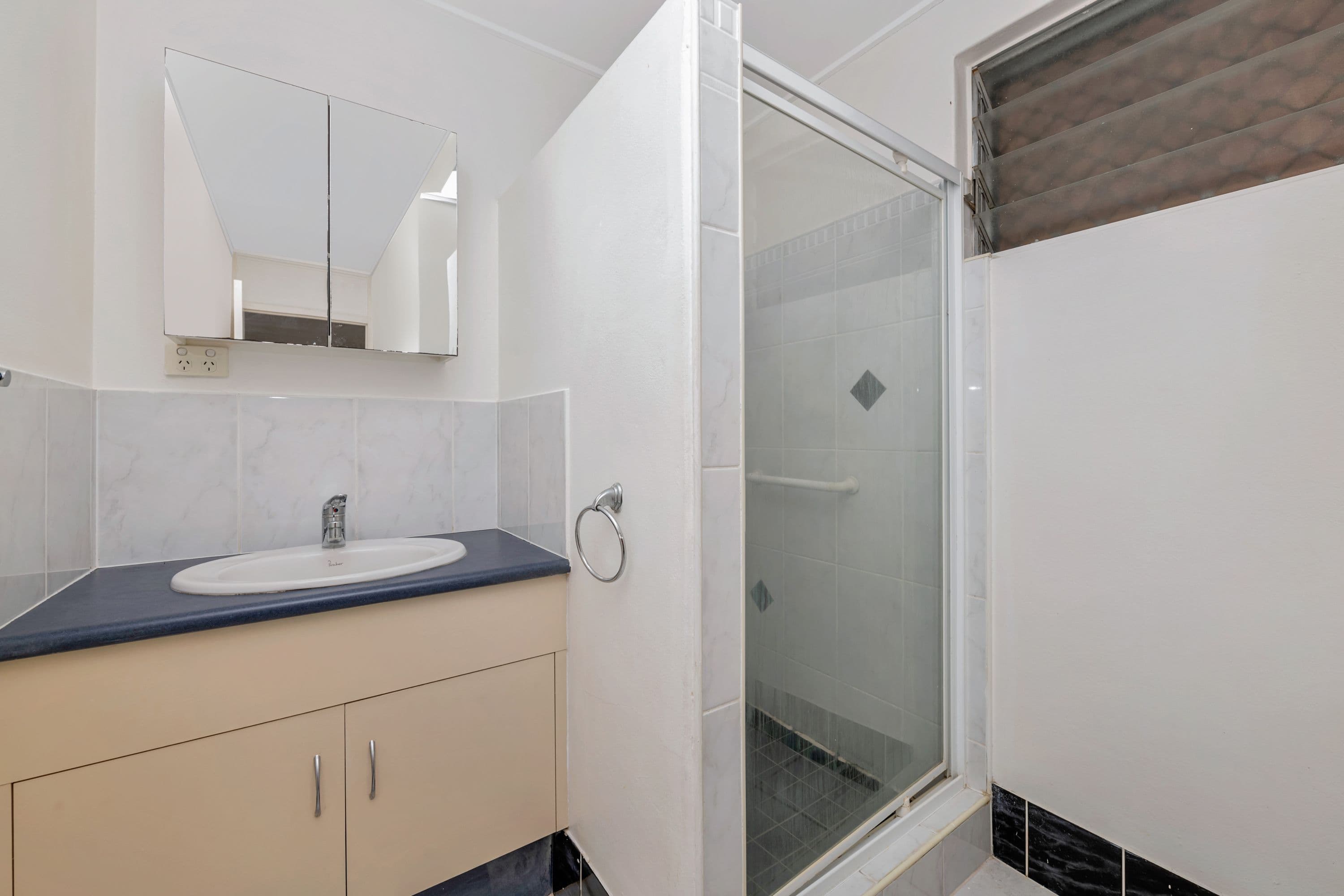 13 Philp Street, Hermit Park QLD 4812, Hermit Park - Thumbnail 4