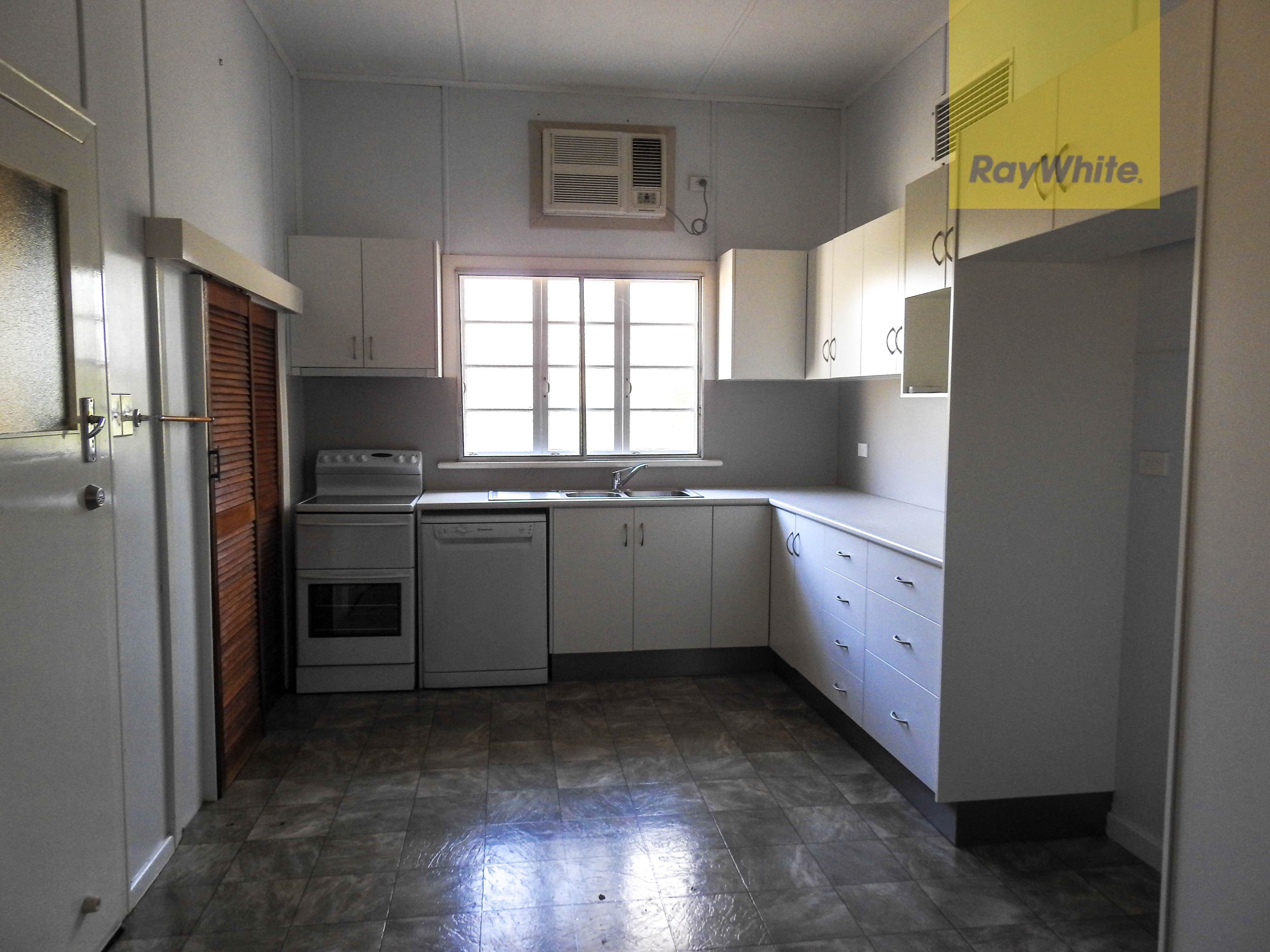 154 Ibis Street, Longreach QLD 4730, Longreach - Thumbnail 3