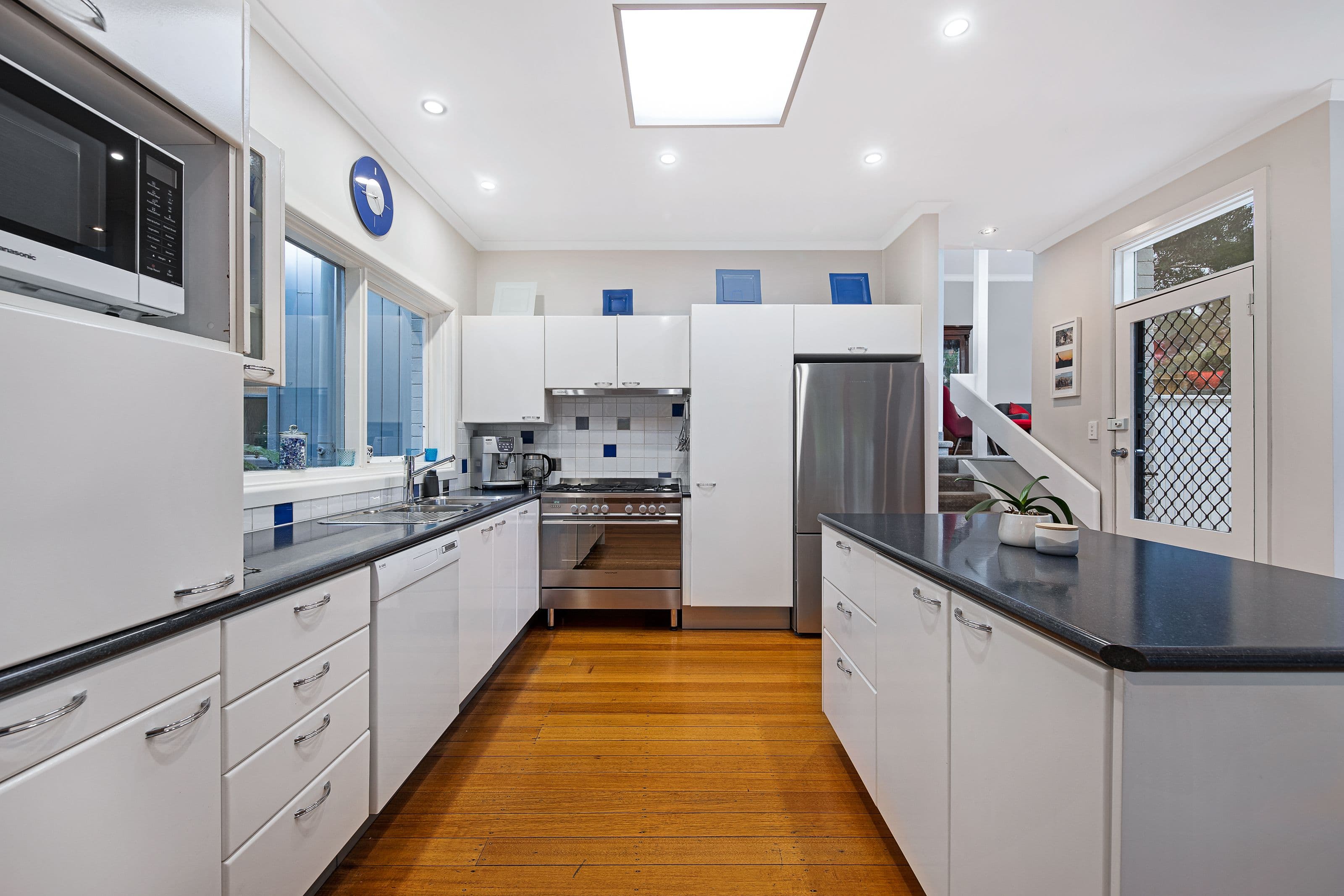 20 Falconer Street, Glen Waverley VIC 3150, Glen Waverley - Thumbnail 2