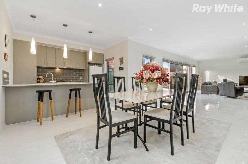 11 Graham Road, Knoxfield VIC 3180, Knoxfield - Thumbnail 2