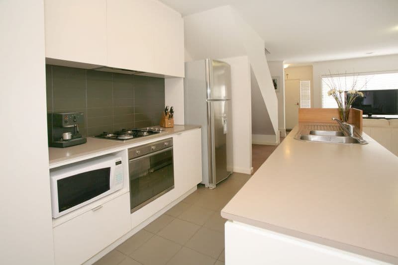 25 Southampton Drive, MULGRAVE VIC 3170, Mulgrave - Thumbnail 2