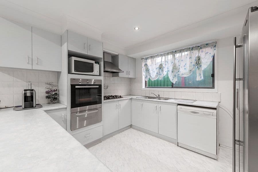 10 Perry Court, Roxburgh Park VIC 3064, Roxburgh Park - Thumbnail 2