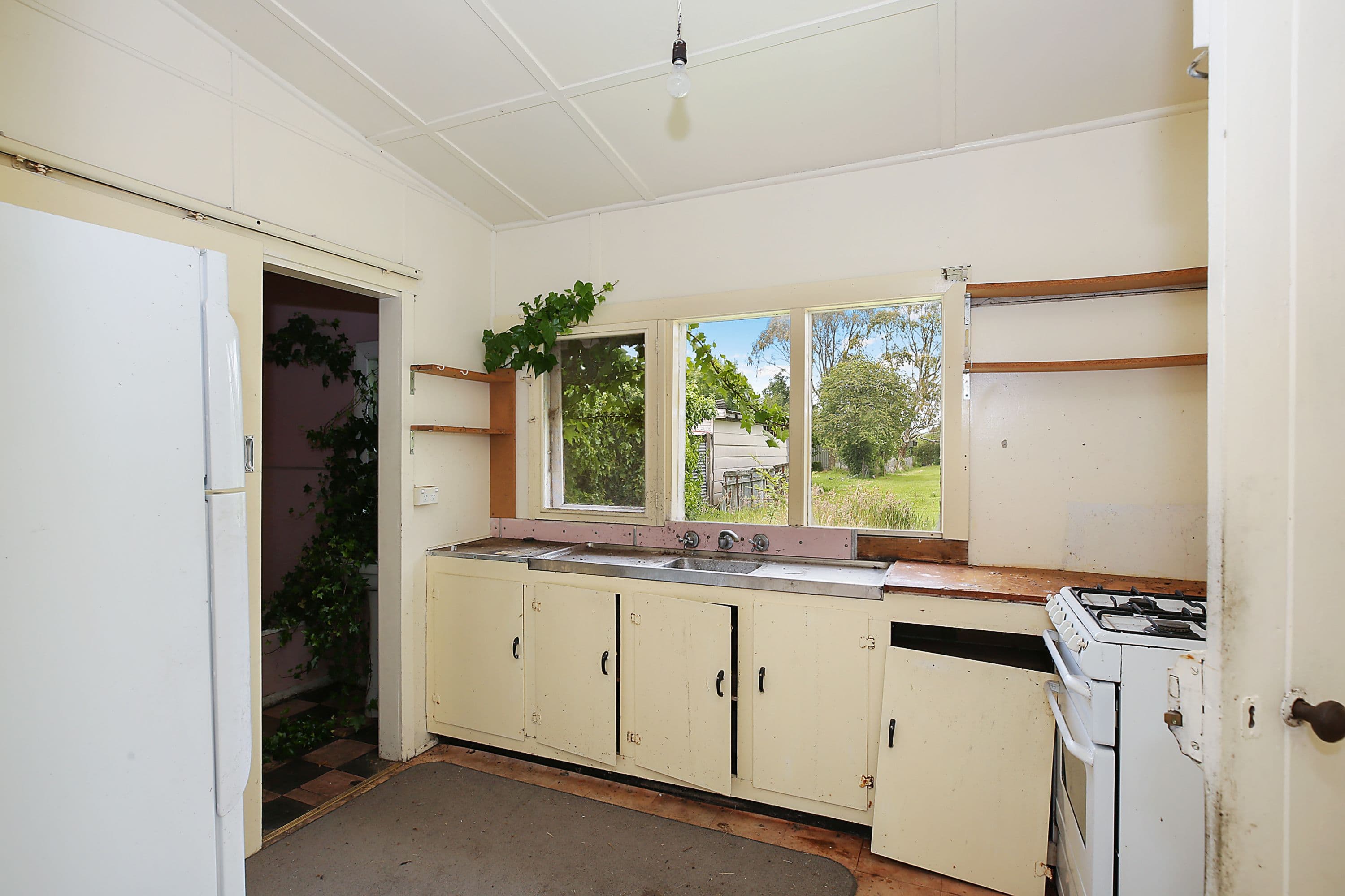 13 York Street, Camperdown VIC 3260, Camperdown - Thumbnail 3