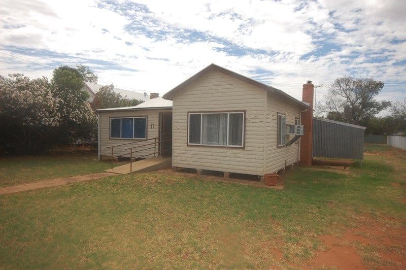 17 Napier Street, GOOLGOWI NSW 2652, Goolgowi - Image 1