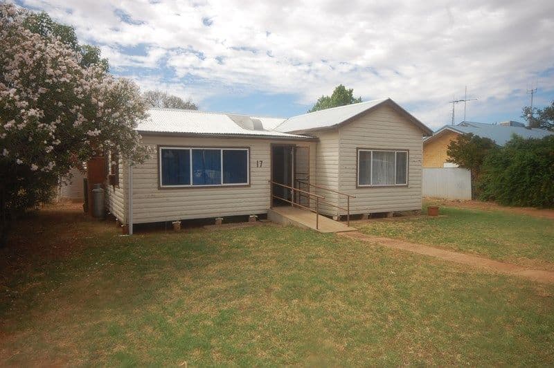 17 Napier Street, GOOLGOWI NSW 2652, Goolgowi - Thumbnail 2