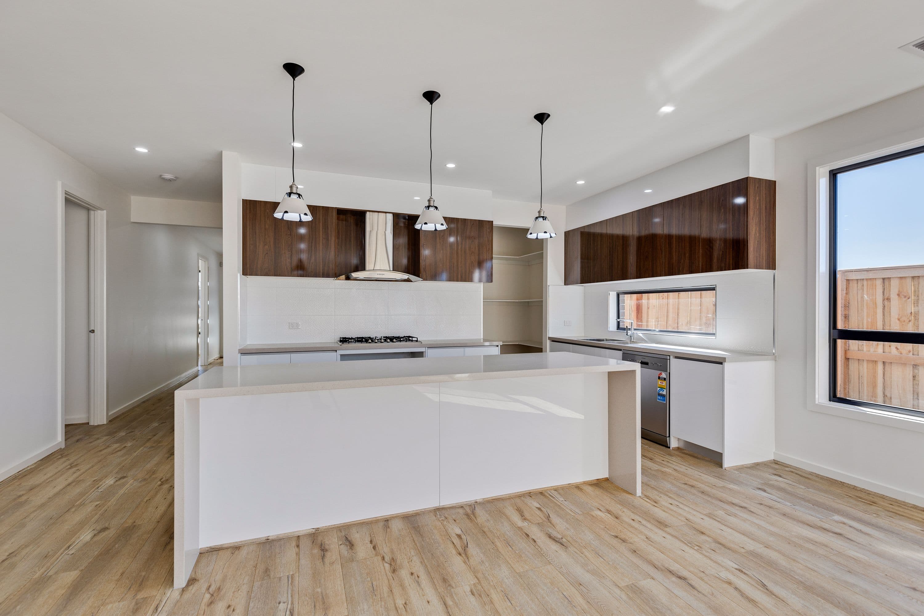 33 Budawang Way, Wollert VIC 3750, Wollert - Thumbnail 2