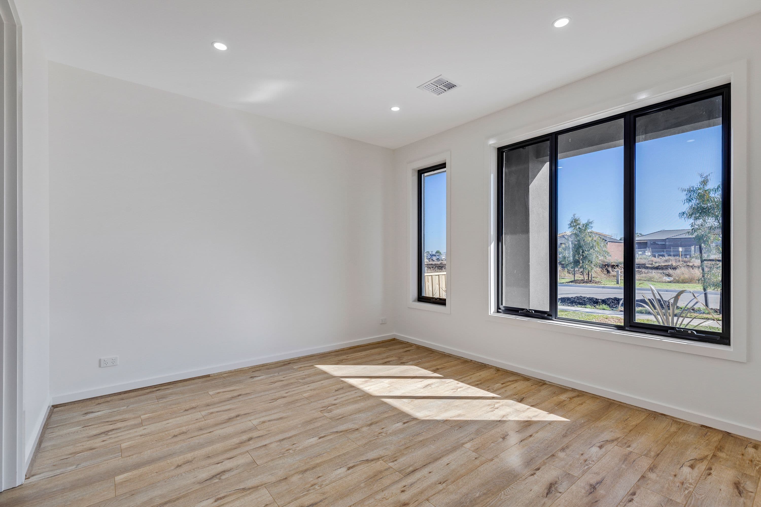 33 Budawang Way, Wollert VIC 3750, Wollert - Thumbnail 5