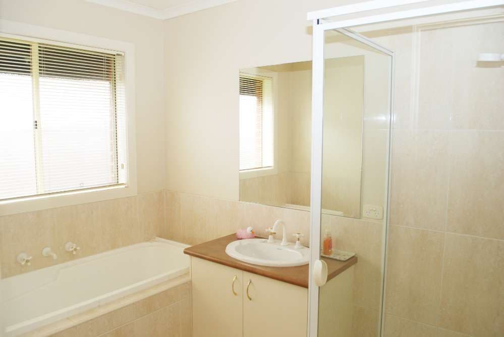 15 Dillagar Place, Springdale Heights NSW 2641, Springdale Heights - Thumbnail 7