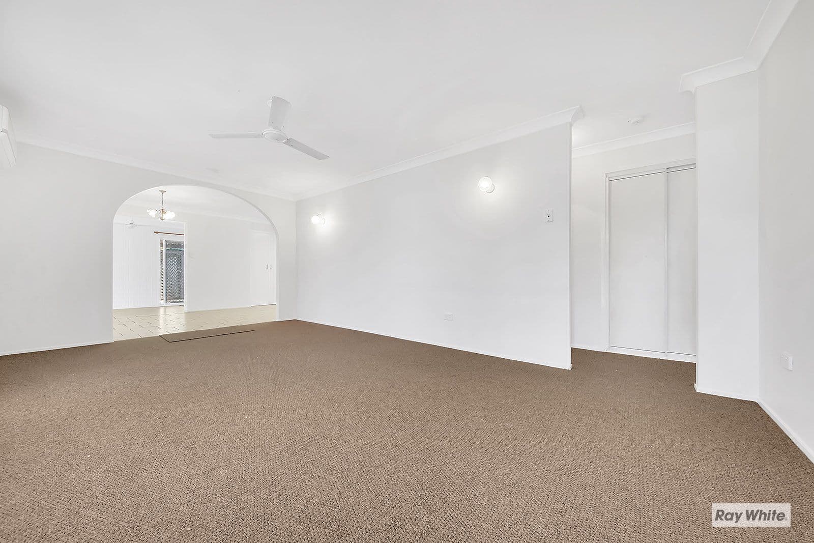 9 Lyndall Drive, Lammermoor QLD 4703, Lammermoor - Thumbnail 4